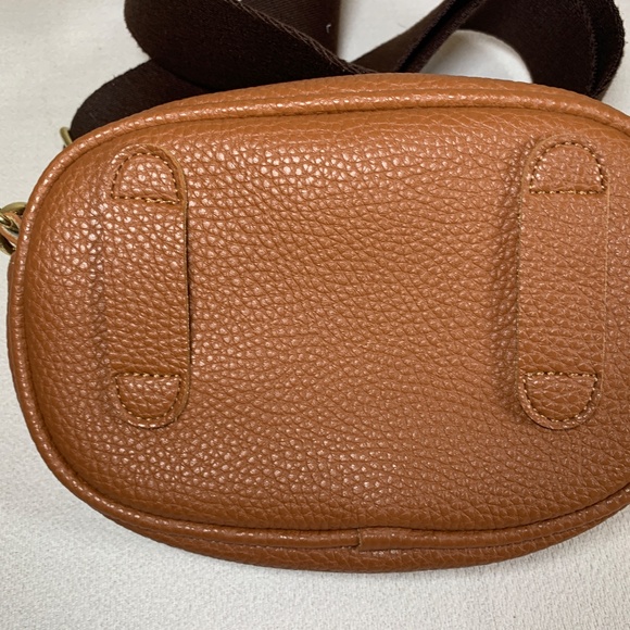 Ai Tk Crossbdy Brown Vegan Leather Purse Fanny Pack with Belt Loops Gold Accents - Picture 8 of 8